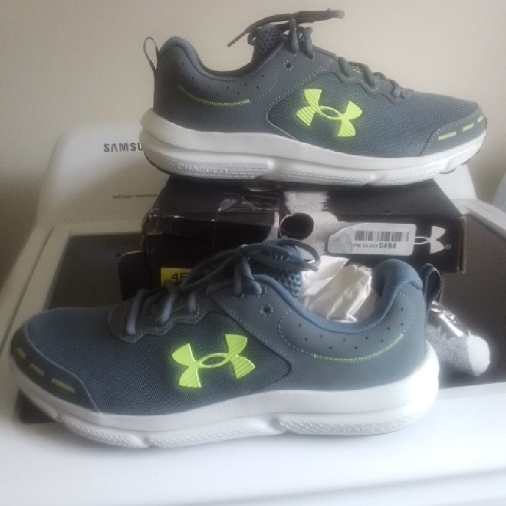 Under Armour Men's Sneakers - Gravel and Lime